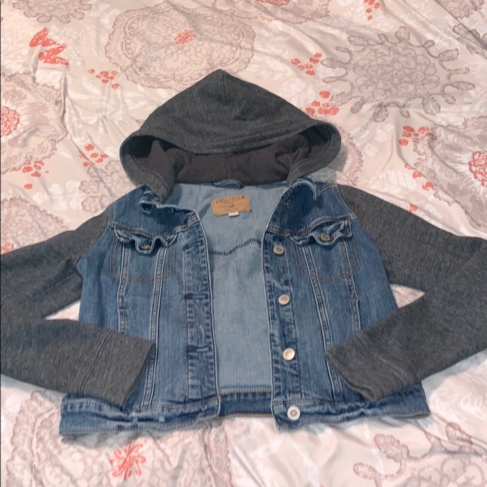 Hollister Co size small jean jacket with hood